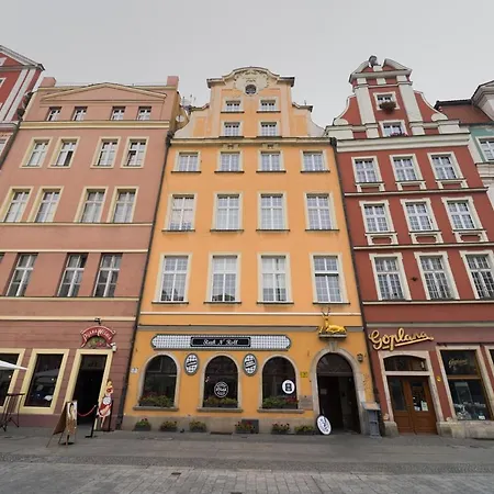 Market Square - Rynek 44 - Opposit Town Hall - 3 Wroclaw